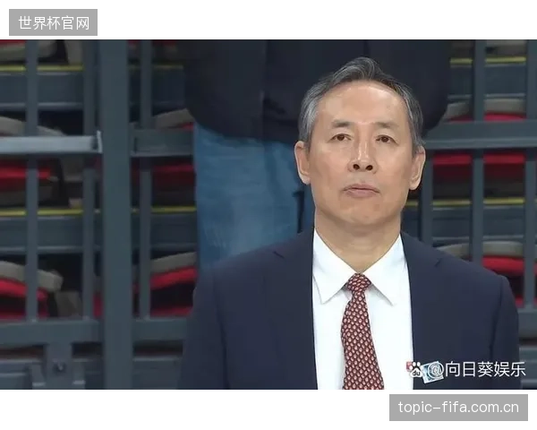 许利民教练成功限制广东后卫线，北京队高压防守迫使杜锋战术失效。